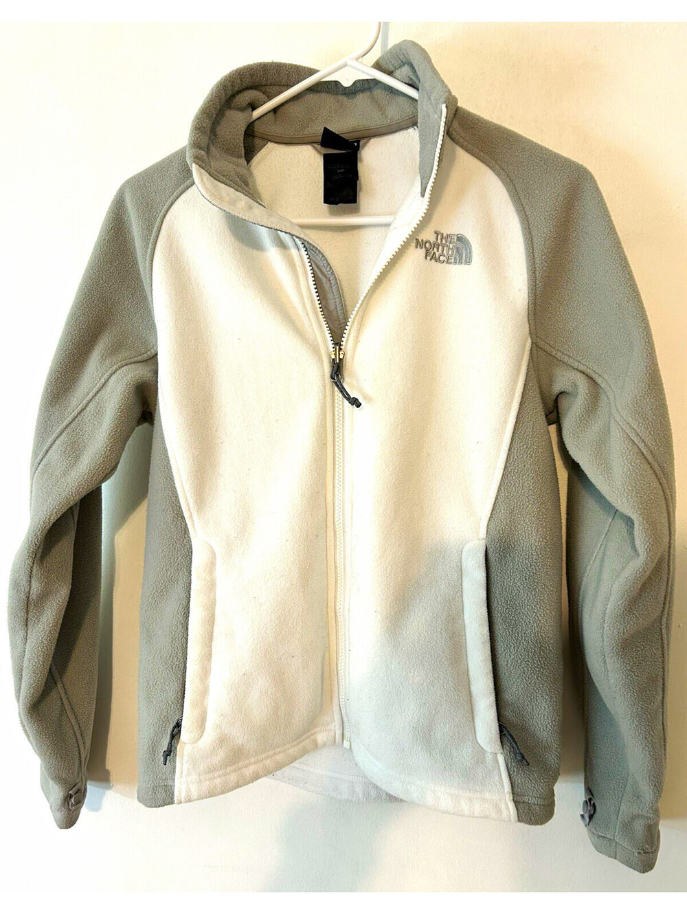 The North Face TKA 100 Women’s Full Zip Colorblock Jacket Embroidered Logo S